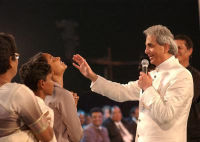 benny hinn อธิษฐาน