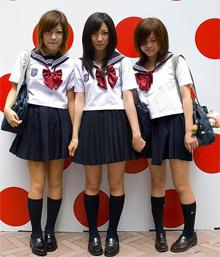 ชุดนักเรียนในภาพของญี่ปุ่น