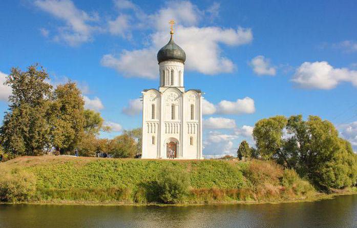 อนุสาวรีย์หินสีขาวของ Vladimir และคำอธิบาย Suzdal