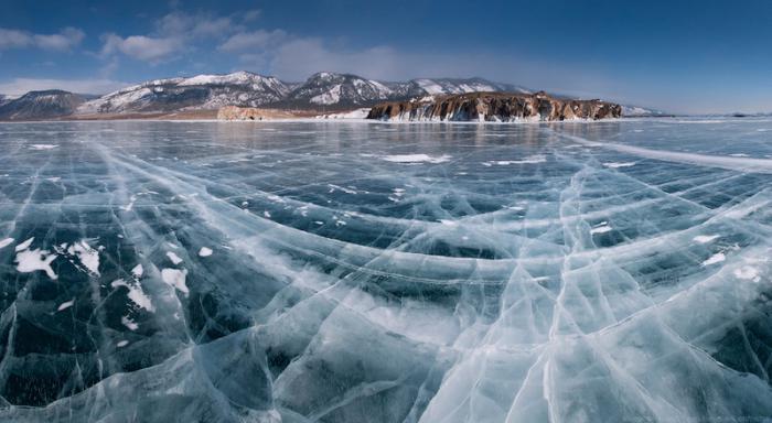 ทะเลสาบ Baikal ที่มีชื่อเสียงเป็นภาษาอังกฤษ