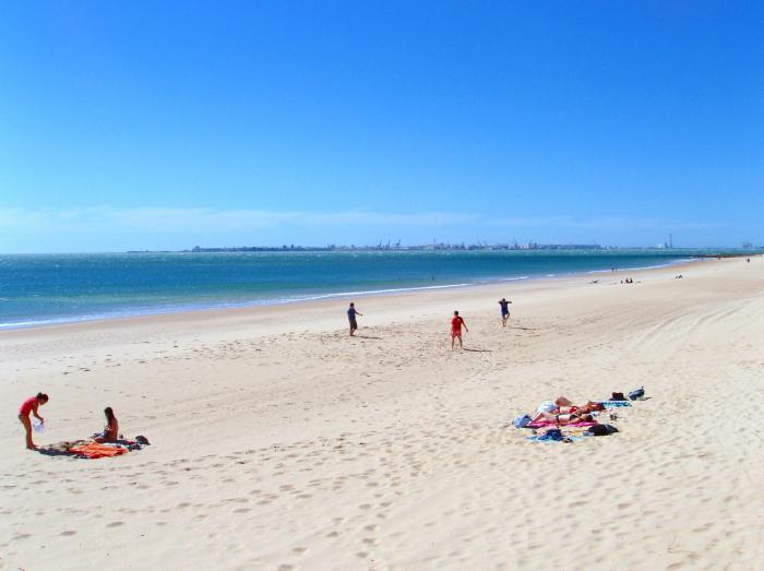 ชายหาดที่สวยงามของสเปน หาดทรายสีขาว สเปน - ชายหาดที่มีทรายสีขาว