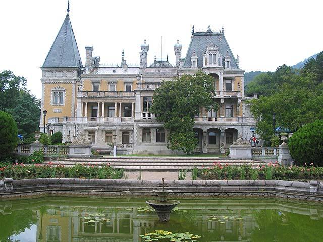 สถานที่ท่องเที่ยวที่มีสีสันของยัลตา